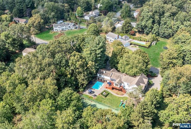 24 Vanderbeck Lane, Mahwah, NJ 07430