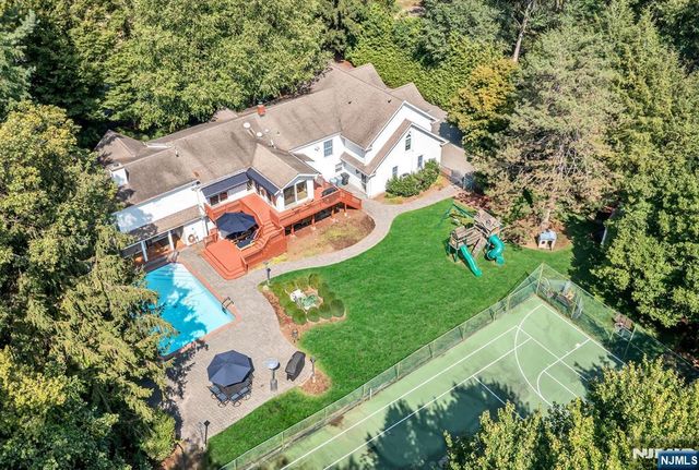 24 Vanderbeck Lane, Mahwah, NJ 07430