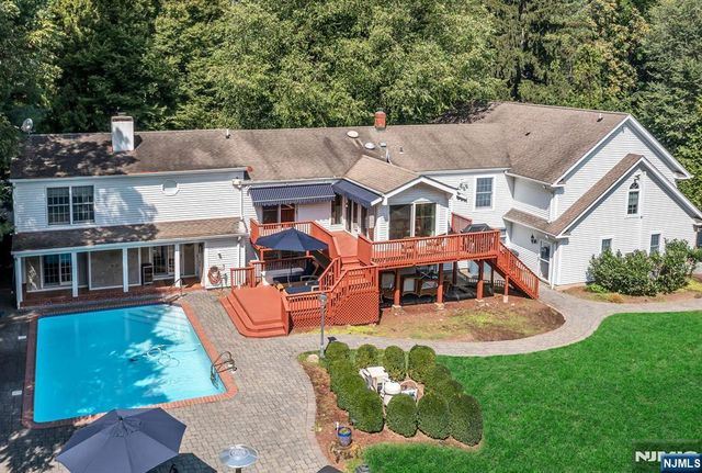 24 Vanderbeck Lane, Mahwah, NJ 07430