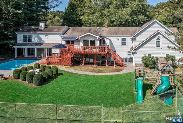 24 Vanderbeck Lane, Mahwah, NJ 07430