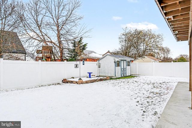 2028 MT VERNON CIR, Harrisburg, PA 17110