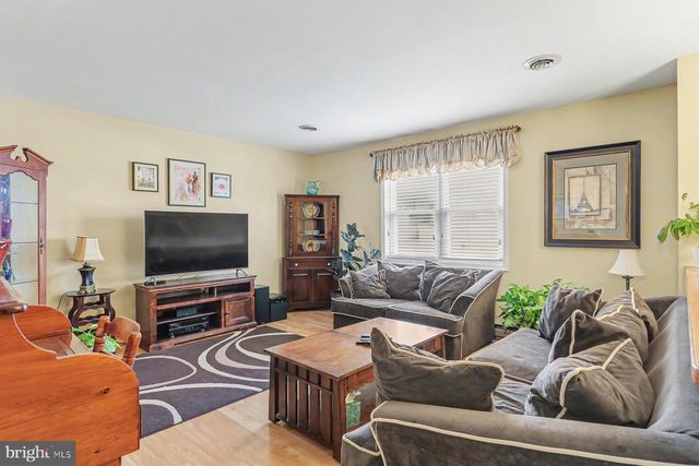 2028 MT VERNON CIR, Harrisburg, PA 17110