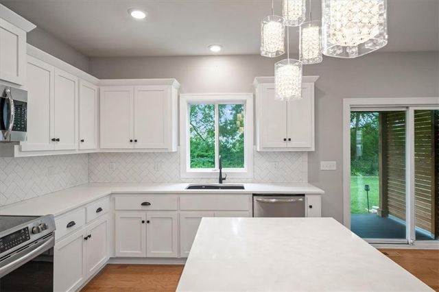 3101 SW Arbor Tree Drive, Lee's Summit, MO 64082