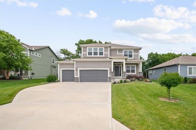 3101 SW Arbor Tree Drive, Lee's Summit, MO 64082