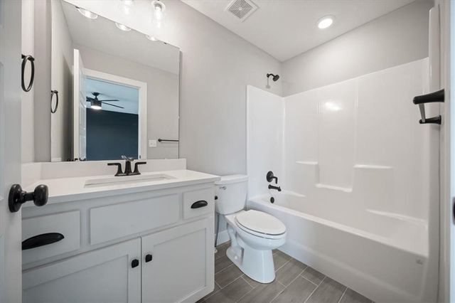 3101 SW Arbor Tree Drive, Lee's Summit, MO 64082