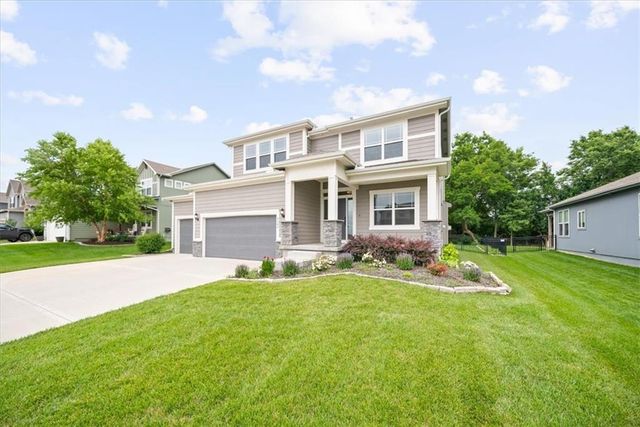 3101 SW Arbor Tree Drive, Lee's Summit, MO 64082