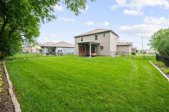 3101 SW Arbor Tree Drive, Lee's Summit, MO 64082