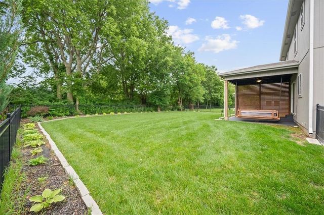 3101 SW Arbor Tree Drive, Lee's Summit, MO 64082