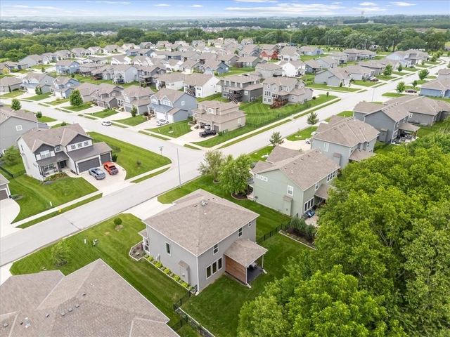 3101 SW Arbor Tree Drive, Lee's Summit, MO 64082