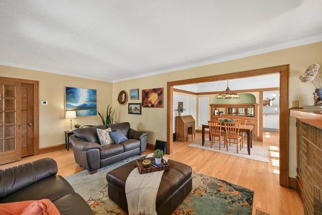 4300 N Woodburn STREET, Shorewood, WI 53211