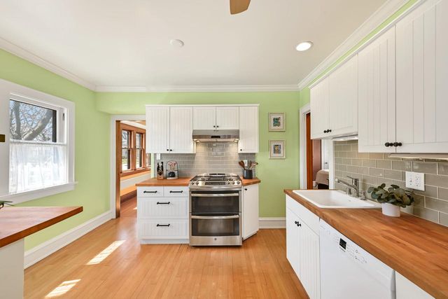 4300 N Woodburn STREET, Shorewood, WI 53211