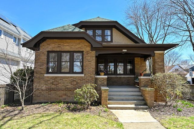 4300 N Woodburn STREET, Shorewood, WI 53211