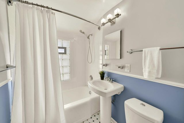4300 N Woodburn STREET, Shorewood, WI 53211