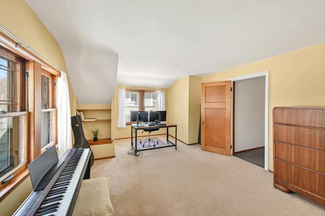 4300 N Woodburn STREET, Shorewood, WI 53211