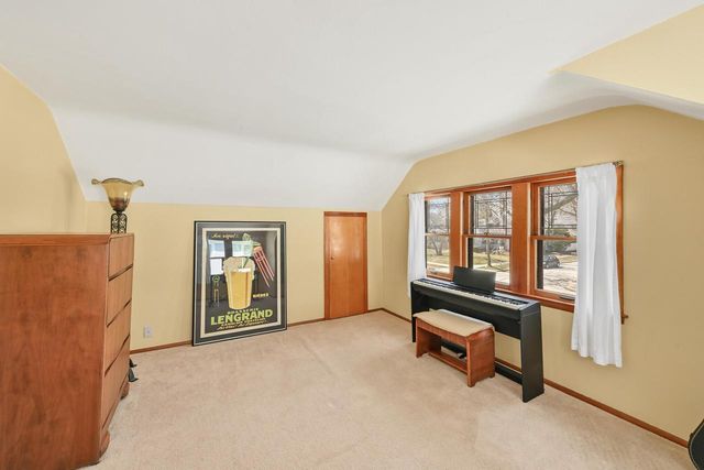 4300 N Woodburn STREET, Shorewood, WI 53211
