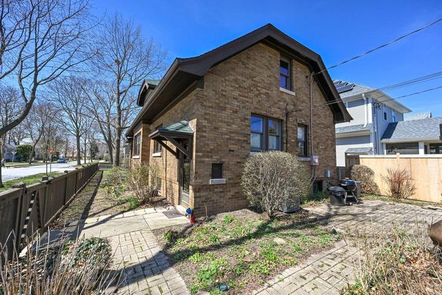 4300 N Woodburn STREET, Shorewood, WI 53211