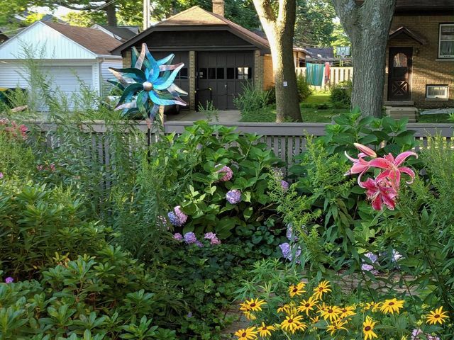 4300 N Woodburn STREET, Shorewood, WI 53211
