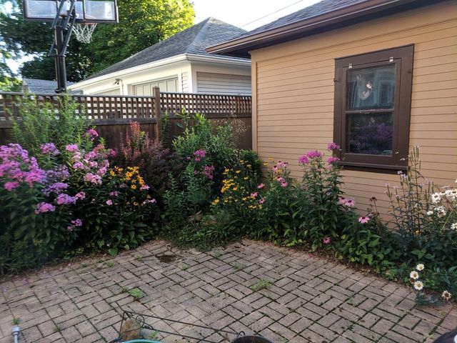 4300 N Woodburn STREET, Shorewood, WI 53211