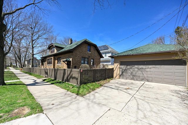 4300 N Woodburn STREET, Shorewood, WI 53211