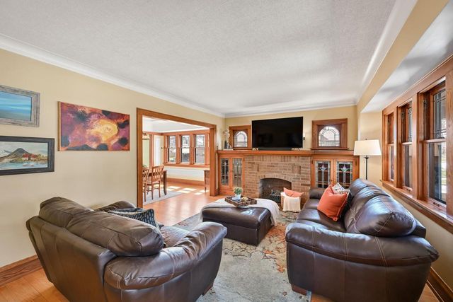 4300 N Woodburn STREET, Shorewood, WI 53211