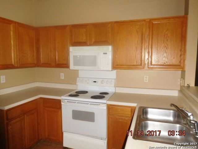 7243 Snowden Crst RIGHT, San Antonio, TX 78240