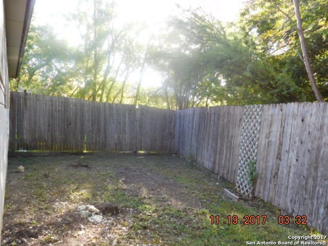 7243 Snowden Crst RIGHT, San Antonio, TX 78240