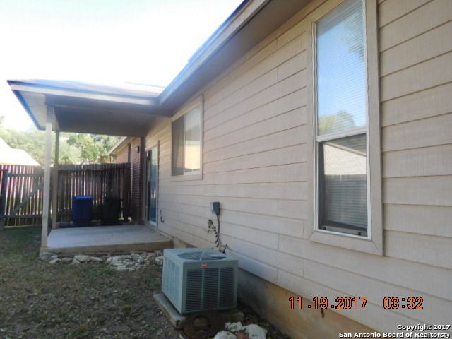 7243 Snowden Crst RIGHT, San Antonio, TX 78240