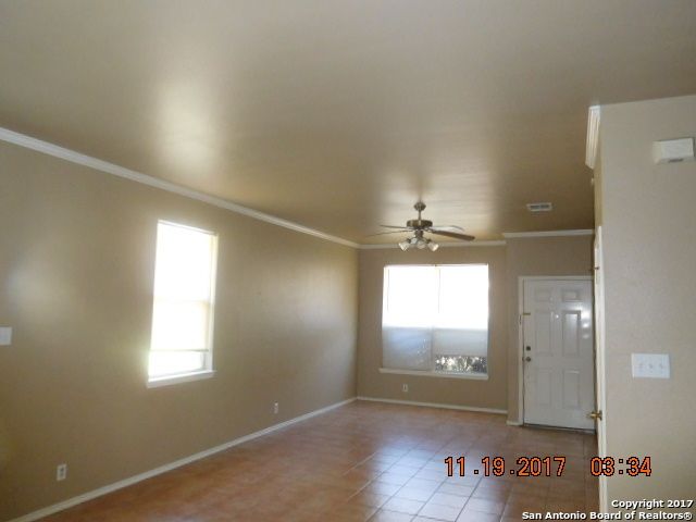 7243 Snowden Crst RIGHT, San Antonio, TX 78240