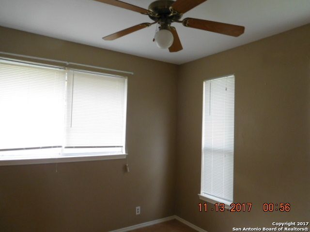 7243 Snowden Crst RIGHT, San Antonio, TX 78240