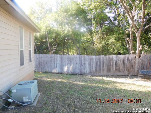 7243 Snowden Crst RIGHT, San Antonio, TX 78240