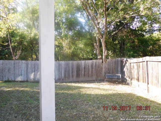 7243 Snowden Crst RIGHT, San Antonio, TX 78240
