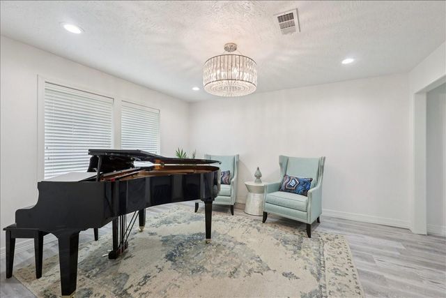 5840 Wynden Way, Beaumont, TX 77706