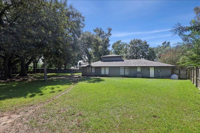 5840 Wynden Way, Beaumont, TX 77706