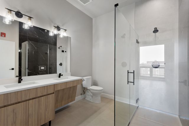 2505 W Farragut Avenue 207, Chicago, IL 60625