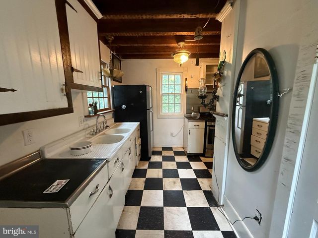 313 S NEW YORK, Galloway, NJ 08205