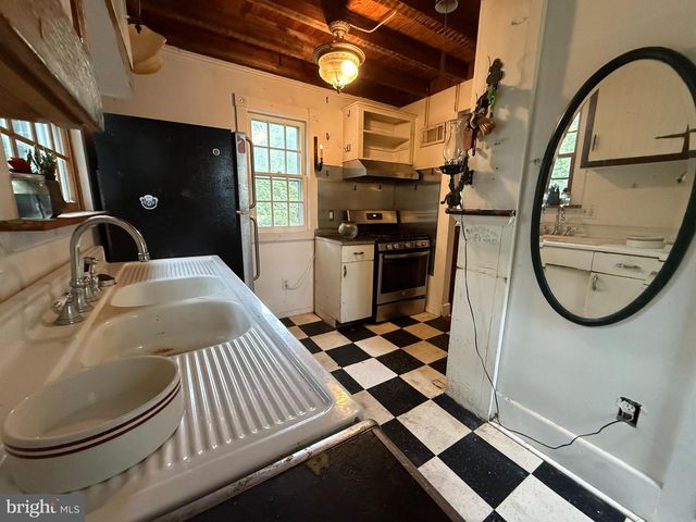 313 S NEW YORK, Galloway, NJ 08205