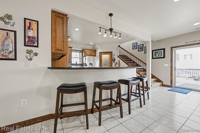 2061 Rosedale Drive, West Bloomfield, MI 48324