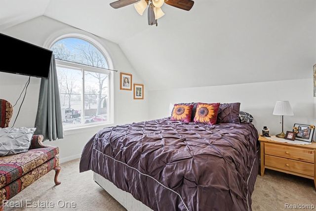 2061 Rosedale Drive, West Bloomfield, MI 48324