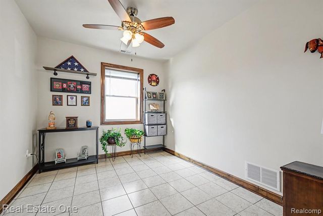 2061 Rosedale Drive, West Bloomfield, MI 48324