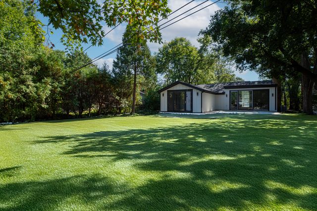 2238 Prairie Street, Glenview, IL 60025