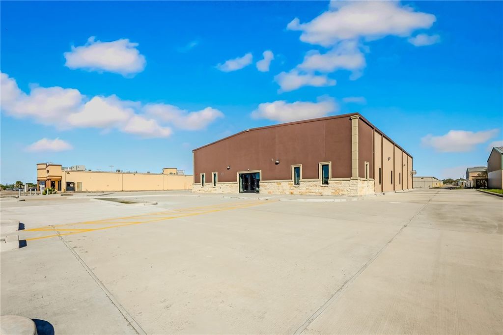 6606 Jefferson, Corpus Christi, TX 78414 — exterior