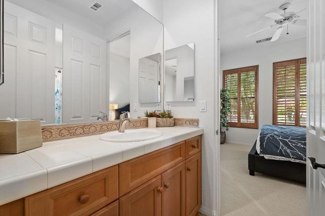 48476 Big Horn Drive, La Quinta, CA 92253