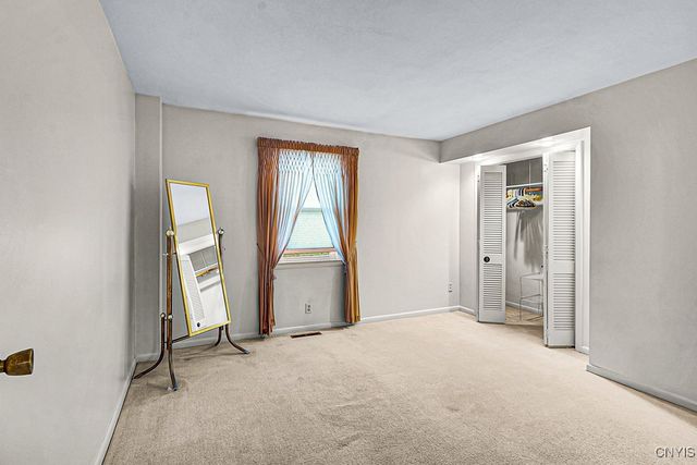 1325 Ash St, Utica, NY 13502