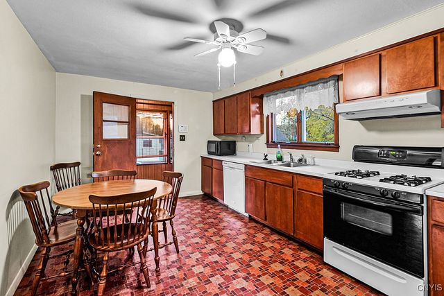 1325 Ash St, Utica, NY 13502