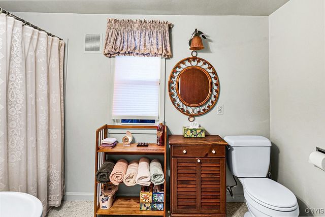 1325 Ash St, Utica, NY 13502