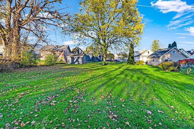 1325 Ash St, Utica, NY 13502