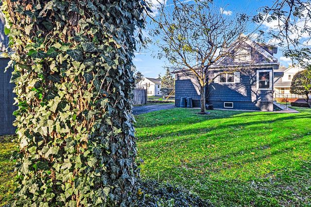 1325 Ash St, Utica, NY 13502