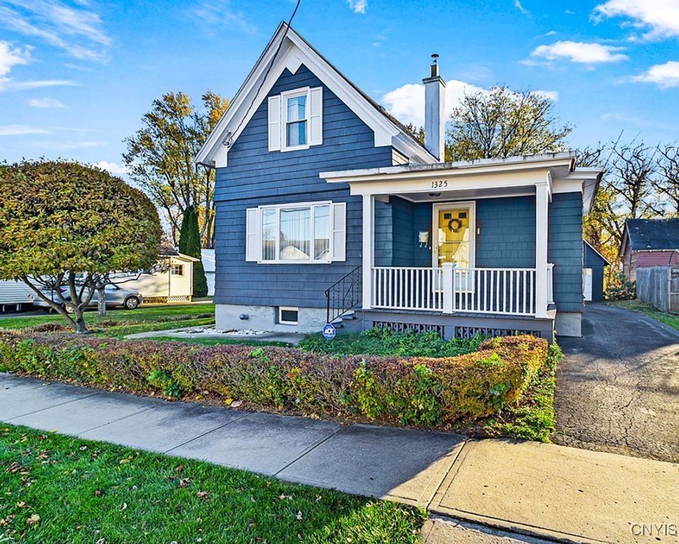 1325 Ash St, Utica, NY 13502