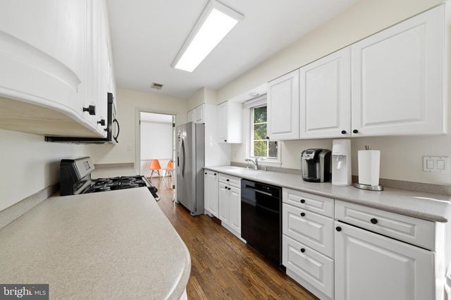 10313 CROWN POINT CT, Potomac, MD 20854