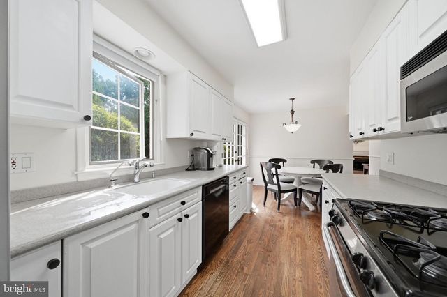 10313 CROWN POINT CT, Potomac, MD 20854